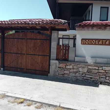 поповата къща Krapets (Dobrich)